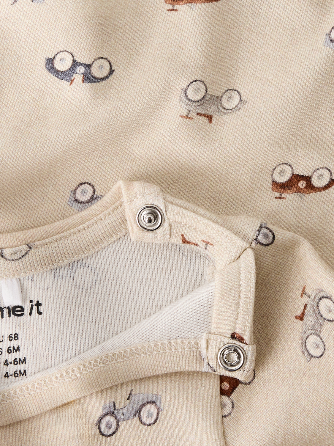 model_shot-front_full